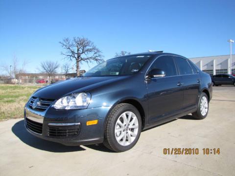 Blue Graphite Metallic Volkswagen Jetta SE Sedan.  Click to enlarge.