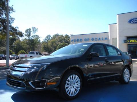 Tuxedo Black Metallic Ford Fusion Hybrid.  Click to enlarge.