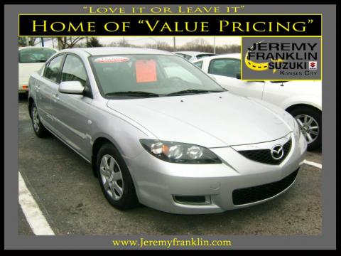 Sunlight Silver Metallic Mazda MAZDA3 i Sedan.  Click to enlarge.