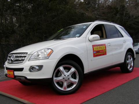 Alabaster White Mercedes-Benz ML 350 4Matic.  Click to enlarge.