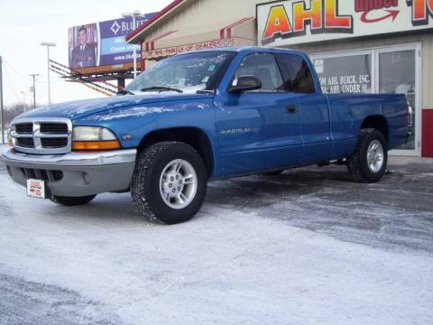 Intense Blue Pearl Dodge Dakota SLT Extended Cab.  Click to enlarge.