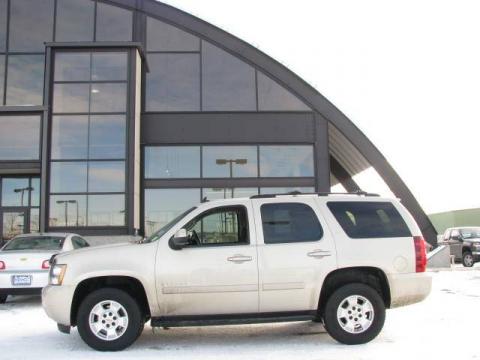 Silver Birch Metallic Chevrolet Tahoe LS 4x4.  Click to enlarge.