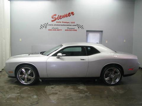 Bright Silver Metallic Dodge Challenger SE.  Click to enlarge.