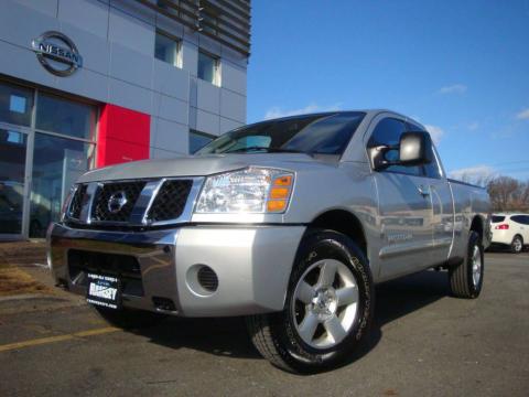 Radiant Silver Nissan Titan SE King Cab 4x4.  Click to enlarge.