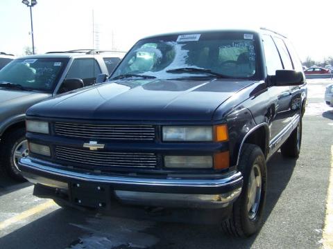 Indigo Blue Metallic Chevrolet Tahoe LS 4x4.  Click to enlarge.