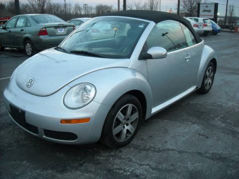 Reflex Silver Volkswagen New Beetle 2.5 Convertible.  Click to enlarge.