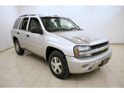Silverstone Metallic Chevrolet TrailBlazer LS 4x4.  Click to enlarge.