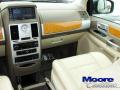 2008 Town & Country Limited #6