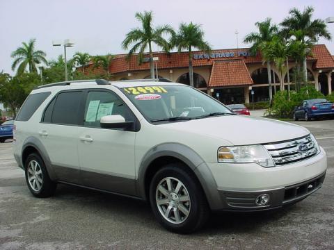 White Suede Ford Taurus X SEL.  Click to enlarge.