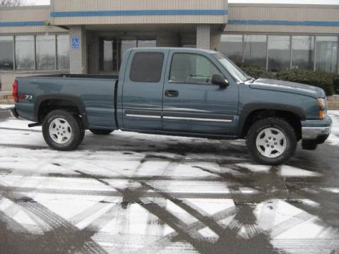 Blue Granite Metallic Chevrolet Silverado 1500 Z71 Extended Cab 4x4.  Click to enlarge.