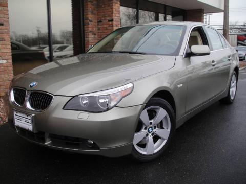 Olivin Green Metallic BMW 5 Series 525xi Sedan. Click to enlarge. Olivin Green Metallic BMW 5 Series 525xi Sedan. Click to enlarge.