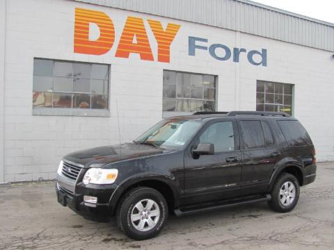Black Ford Explorer XLT 4x4.  Click to enlarge.