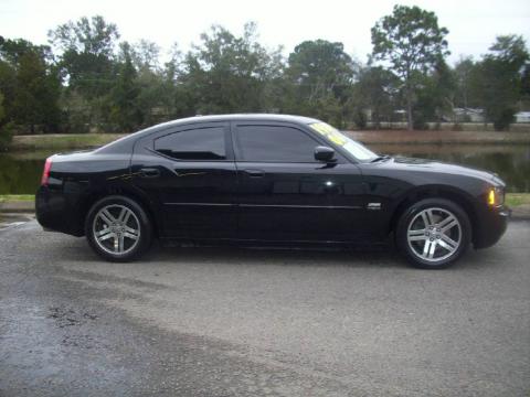 Brilliant Black Crystal Pearl Dodge Charger R/T.  Click to enlarge.