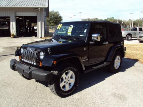 Black Jeep Wrangler Sahara 4x4.  Click to enlarge.