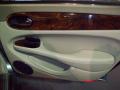 2003 XJ XJ8 #22