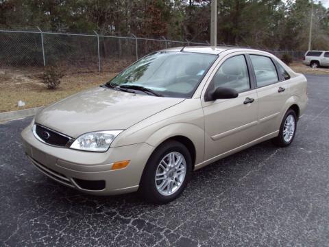 Pueblo Gold Metallic Ford Focus ZX4 SE Sedan.  Click to enlarge.