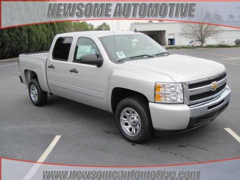 Sheer Silver Metallic Chevrolet Silverado 1500 LS Crew Cab.  Click to enlarge.