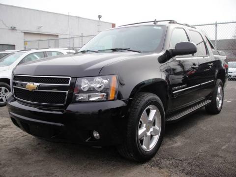 Black Chevrolet Avalanche LT 4WD.  Click to enlarge.