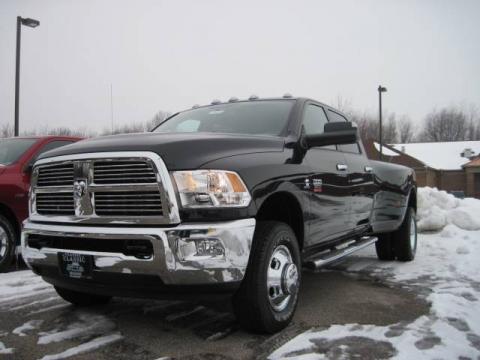 Brilliant Black Crystal Pearl Dodge Ram 3500 SLT Crew Cab 4x4 Dually.  Click to enlarge.