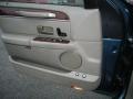 2003 Town Car Executive #19