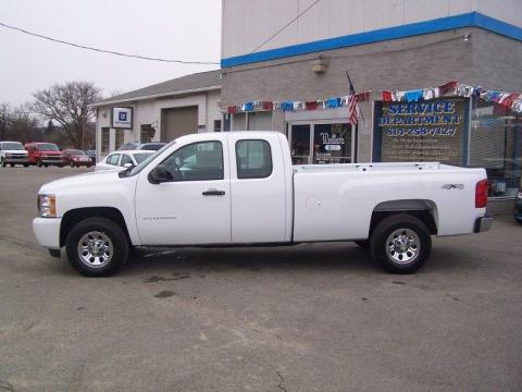 Summit White Chevrolet Silverado 1500 LS Extended Cab 4x4.  Click to enlarge.