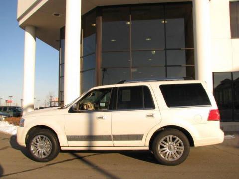 White Chocolate Tri Coat Lincoln Navigator Luxury 4x4.  Click to enlarge.