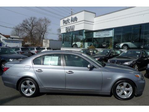 Silver Grey Metallic BMW 5 Series 530i Sedan.  Click to enlarge.