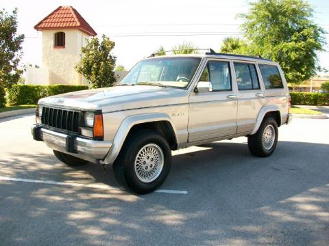 Light Driftwood Metallic Jeep Cherokee Country.  Click to enlarge.