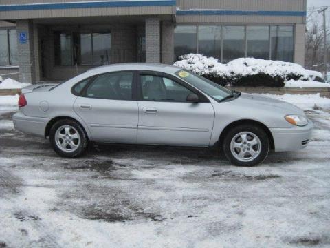 Silver Frost Metallic Ford Taurus SE Sedan.  Click to enlarge.
