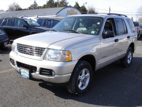 Silver Birch Metallic Ford Explorer XLT.  Click to enlarge.