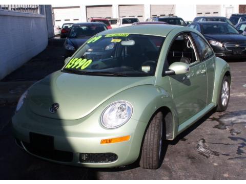 Gecko Green Metallic Volkswagen New Beetle 2.5 Coupe.  Click to enlarge.