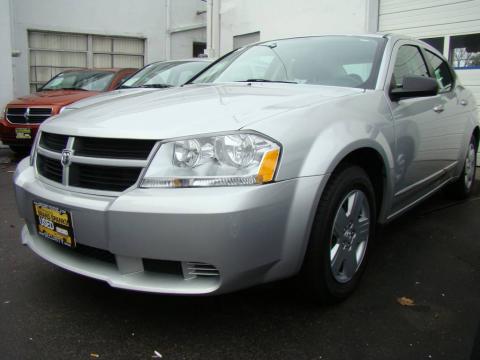 Bright Silver Metallic Dodge Avenger SE.  Click to enlarge.