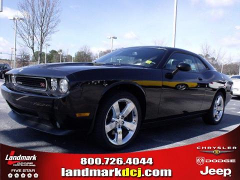 Brilliant Black Crystal Pearl Dodge Challenger R/T.  Click to enlarge.