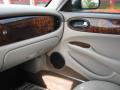 1999 XJ XJ8 L #14