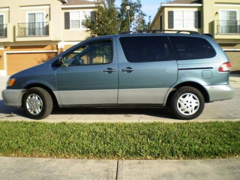 Denim Blue Mica Toyota Sienna LE.  Click to enlarge.