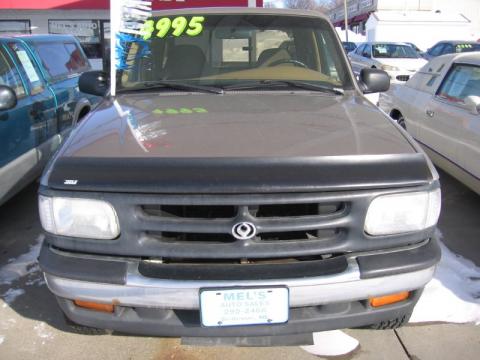 Pumice Pearl Metallic Mazda B-Series Truck B4000 SE Extended Cab 4x4.  Click to enlarge.