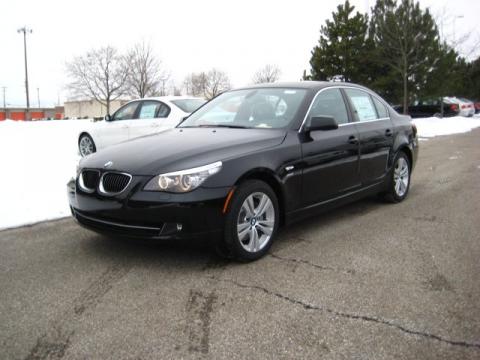 Black Sapphire Metallic BMW 5 Series 528i xDrive Sedan.  Click to enlarge.