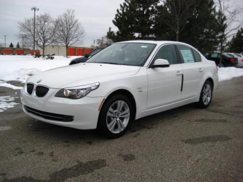 Alpine White BMW 5 Series 528i xDrive Sedan. Click to enlarge. Alpine White BMW 5 Series 528i xDrive Sedan. Click to enlarge.
