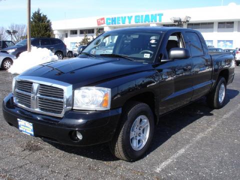 Brilliant Black Dodge Dakota SLT Quad Cab 4x4.  Click to enlarge.
