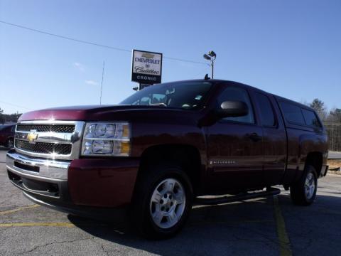Deep Ruby Red Metallic Chevrolet Silverado 1500 LT Extended Cab.  Click to enlarge.