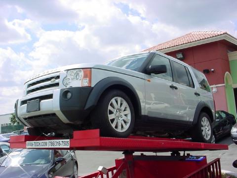 Zambezi Silver Metallic Land Rover LR3 V8 SE.  Click to enlarge.
