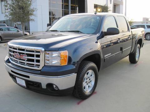 Midnight Blue Metallic GMC Sierra 1500 SLE Crew Cab 4x4.  Click to enlarge.