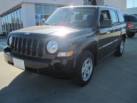 Brilliant Black Crystal Pearl Jeep Patriot Sport.  Click to enlarge.