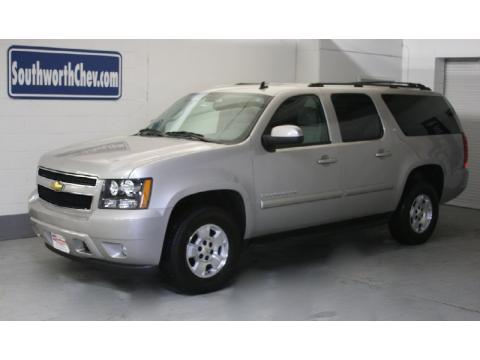 Silver Birch Metallic Chevrolet Suburban LT 4x4.  Click to enlarge.