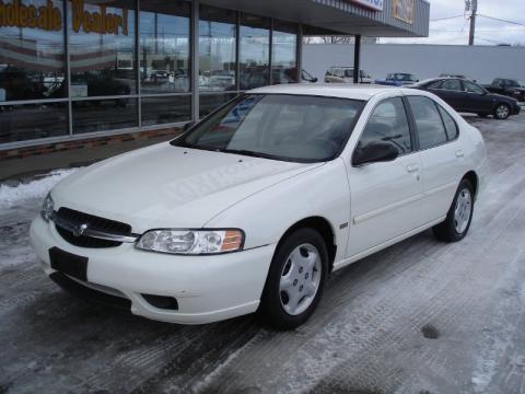 Satin White Nissan Altima GXE.  Click to enlarge.