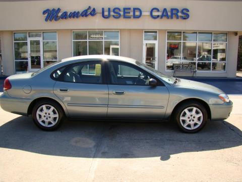 Light Tundra Metallic Ford Taurus SE.  Click to enlarge.