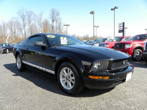 Black Ford Mustang V6 Deluxe Coupe.  Click to enlarge.