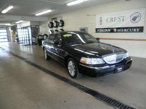 Black Lincoln Town Car Signature Limited.  Click to enlarge.