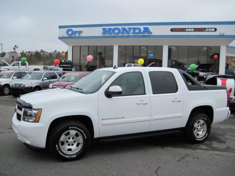 Summit White Chevrolet Avalanche LT 4WD.  Click to enlarge.