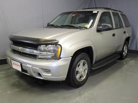 Silverstone Metallic Chevrolet TrailBlazer LS 4x4.  Click to enlarge.
